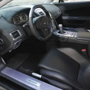 Aston Martin - Vantage